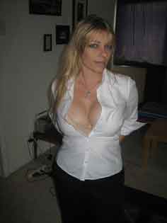 horny wives in Hollister seeking men